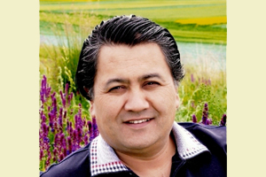 長篇小說獎：獲獎作品《時間悄悄的嘴臉》作者：阿拉提·阿斯木（維吾爾族）         創(chuàng)作感言　　小說《時間悄悄的嘴臉》是我在創(chuàng)作上的一次嘗試。我不知道用這樣的形式，這種陌生的語言、節(jié)奏寫小說，算不算是創(chuàng)作的正道，因為它不像我以前的小說，那種很老實的、聽話的形式和節(jié)奏。在時間的游說下，那種且聽下回分解式的寫法不存在了。