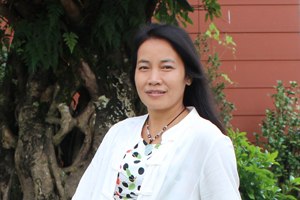 報告文學獎：獲獎作品《最后的秘境》作者：伊蒙紅木（佤族）         創(chuàng)作感言　　《最后的秘境——佤族山寨的文化生存報告》以田野調查的方式挖掘這些遠古文明，呈現(xiàn)佤族遠古部落、遠古習俗、現(xiàn)存文化現(xiàn)象、生存境遇、生活現(xiàn)狀和精神狀貌。全書共29篇文章，用圖片對文字做適當?shù)淖C明。而語言，顯得樸實甚至笨拙。在這些文章中，我試圖系統(tǒng)描述佤族的歷史、文化體系。