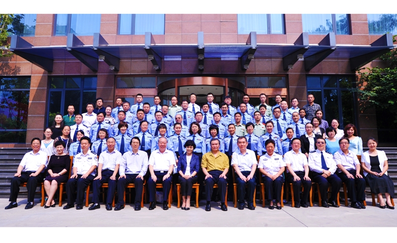 魯迅文學(xué)院第二十三屆高研班學(xué)員名單　劉美蘭　邢　瑜　邵江紅　朱凱芝　王　娟　曠胡蘭　王紅心　謝沁立　劉江紅　李　陽　韓秀媛　劉曉霞　王陸陸　梁乃丹　黎冬桂　聶　耶　陳慶思　田　湘　劉慶玉　耿一東　李德合　張運修　周孟杰　朱東鍔　周　旋　陳偉生　朱建平　郭海濱　孫星峰　石天祥　王永林　初曰春　鄧四林　趙德印　梁路峰　楊元禮　張運雁　顏永江　胡　杰　鄧醒群　王志云　張　弛　王旗軍　賈新成　孫可智　趙　健　宋占宇　王向明