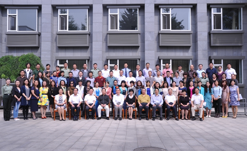 魯迅文學(xué)院第二十四屆高研班學(xué)員名單　丁曉平　張子影　劉標玖　馬　娜　趙　雁　王國平　李琭璐　張兆杰　戴榮里　馬冬玲　楊　旋　曹玉霞　楊秀麗　陳麗偉　張仲全　張?zhí)靽⊥鯐栽啤↑S立軒　趙　銳　曹永勝　朱珊珊　連忠誠　朱海坤　余　艷　譚培戰(zhàn)　王清玉　袁瑰秋　段愛松　唐　云　冀衛(wèi)軍　王　蕾　李朋霞陳　芳　李國彬　田　靜　蔣淑芬　鄭旺盛　高艷國　王書艷　刑小俊　范懷智　許　珊　戴巧珍　汪　璐　王東君　鐘日勝　李衛(wèi)星　楊春風(fēng)　黃　冰　李　方　申廣志　魯　焰　郭曉紅　陳茂慧　辛　茜　王　琰　程雪莉　周大文　張建國　王立民