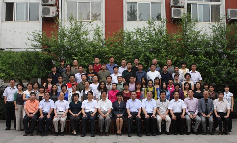 魯迅文學(xué)院第十四屆高研班學(xué)員名單　周曉楓　石松茂　孫　輝　何小燕　劉建東　韓思中　尉　然　王秀梅　王宗坤　張　渺　黃靈香　孫學(xué)麗　應(yīng)湘平　趙福成　黃孝陽　李鳳群　丁　利　歐陽娟　苗秀俠　王玲兒　練建安　毛　娟　彭曉玲　魏　微　潘瑩宇　蔡　葩　胡性能　郭嚴隸　次　旦　央　宗　龍志敏　高　鴻　鄒弋舟　熊紅久　戴江南　張毅靜　曹宏波　劉永濤　才　凡　張玉成　杜文娟　朱玉華　秦錦麗　郭金龍　尹順國　辛　茹　盧一萍　阮德勝　馬　娜　周　迅　汪　洋