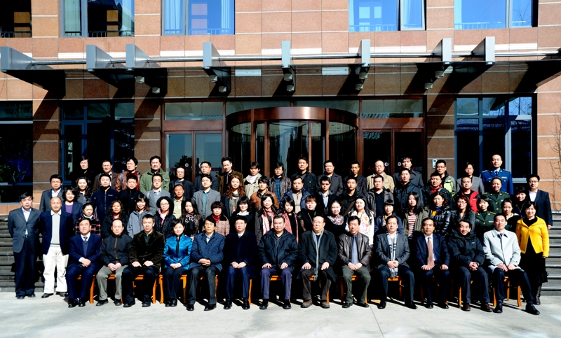 魯迅文學(xué)院第十五屆高研班學(xué)員名單　馮嘯然　季曉涓　徐則臣　余　馨　張小偉　楊全喜　忻尚龍　王常芳　恩克哈達　洪　英　劉政波　葉麗雋　劉建國　李新勇　楊曉華　樊建軍　趙　蓉　王少兵　陳婷筠　鄭　朋　李　剛　余　思　符　國　?！巍∫怼±睢√m　宋　燕　曹　永　丁德文　郭曉琦　朱子青　楊　詠　傲　登　王　暉　李金桃　劉　亮　李　煒　徐　峙　鮑　捷　鄒元輝　呂　錚　王　凱　王　甜　趙　雁　姚　摩　邰茂光　朱文穎　王新軍　肖江虹　斯繼東　陶麗群　曹　瀟