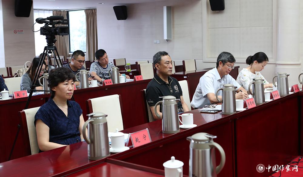 7月24日，評委會紀(jì)律監(jiān)察組成員趙寧、李霄明、陳德龍參會