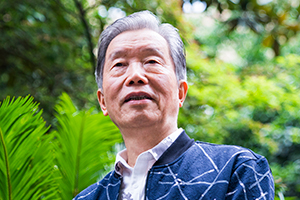 幼兒文學(xué)：獲獎作品《蒲公英嫁女兒》作者：李少白         獲獎感言　　童謠是祖先的聲音，是天籟、是瑰寶，可當(dāng)今童謠卻面臨著半老不新的困惑。社會不同了，童謠之樹也應(yīng)長出新綠。作為兒童文學(xué)作家，我感到有一種責(zé)任，有一種沖動，要讓童謠在盛世中亮出她春鳥般的清音。