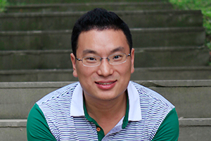 科幻文學(xué)：獲獎作品《拯救天才》作者：王林柏         獲獎感言　　在我不長不短的人生經(jīng)歷中，兒童時期讀書的記憶一直是鮮活的，可以浮想聯(lián)翩，可以異想天開，可以廢寢忘食，可以魂牽夢繞，那是一種最純粹的快樂。即使現(xiàn)在，我還是會常常品味兒時讀書帶給我的美好回憶。也許就是從那時開始，我在心底埋藏了這樣一個愿望，我希望能帶給其他孩子同樣的快樂。