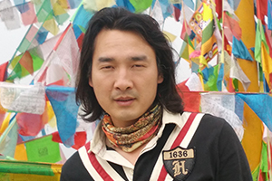 報告文學(xué)：獲獎作品《夢想是生命里的光》作者：舒輝波         獲獎感言　　優(yōu)秀的文學(xué)作品是藝術(shù)的，也一定是科學(xué)的。在今后的寫作中，除了多讀書、勤思考，把自己的寫作放在世界范圍內(nèi)來考量，視界開闊之外，還得多做田野調(diào)查，去看、去問、去聽，去發(fā)現(xiàn)、去感覺、去歡笑、去流淚。和孩子們共悲欣，同成長。