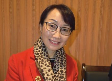 韓青辰：讓我們一起努力做光從最初寫(xiě)作開(kāi)始，我的夢(mèng)想就是可以用文字不著痕跡地抹去孩子埋在心底無(wú)法流出的眼淚。[詳細(xì)]