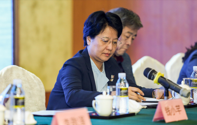 海南省委常委、宣傳部部長(zhǎng)肖鶯子出席論壇開幕式并致辭