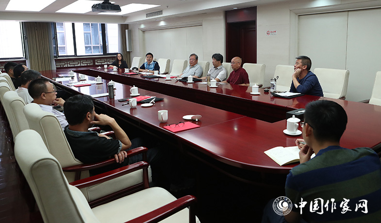 7月28日，全體會后詩歌獎評獎委員會召開會議