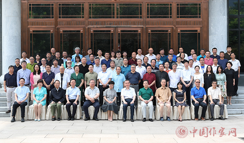 7月28日，第七屆魯迅文學獎全體評委合影