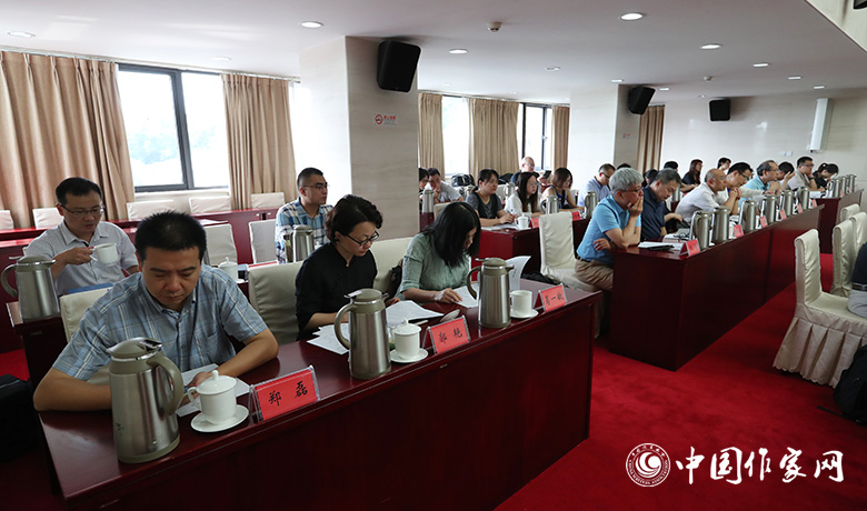 7月28日，第七屆魯迅文學獎各評委會全體會現(xiàn)場