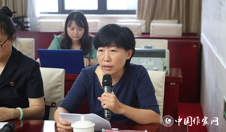 8月11日，終會上，計票人報告選票發(fā)放、回收及統(tǒng)計情況