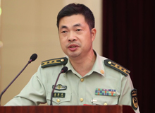 鄭潤(rùn)良：書寫無(wú)愧于時(shí)代的強(qiáng)軍故事　　軍旅青年作家方陣整體上呈現(xiàn)出強(qiáng)勁不息的創(chuàng)作風(fēng)貌，特別是新生代軍旅作家群體的崛起。[詳細(xì)]