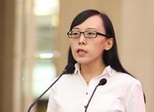 孫頻：誠(chéng)懇面對(duì)我們的內(nèi)心　　寫作對(duì)于作家本人本身就具有救贖的功能，這或許便是最好的，也是最幸運(yùn)的。[詳細(xì)]