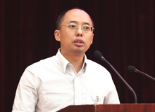 紀(jì)紅建：做人民心聲的傳遞者　　方向是根本，行動(dòng)是關(guān)鍵，報(bào)告文學(xué)作家更需要扎扎實(shí)實(shí)、默默無(wú)聞地行走、記錄、思考和報(bào)告。[詳細(xì)]