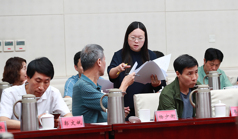 聯(lián)絡員分發(fā)、清點選票