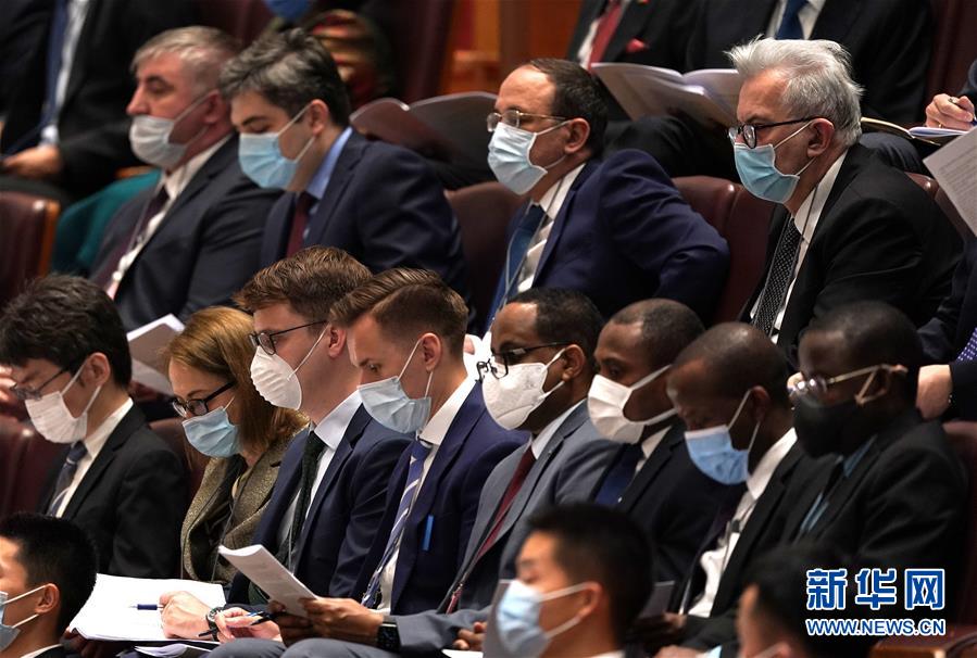 5月22日，第十三屆全國(guó)人民代表大會(huì)第三次會(huì)議在北京人民大會(huì)堂開(kāi)幕。外國(guó)駐華使節(jié)旁聽(tīng)大會(huì)。