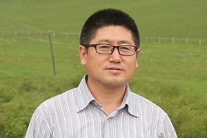 詩(shī)歌獎(jiǎng)：《春夜，誰在呼喚》（蒙古文）作者：滿全（蒙古族）         獲獎(jiǎng)感言　　詩(shī)歌與學(xué)術(shù)如同火海與冰山。詩(shī)歌代表著我的激情、才氣和浪漫，學(xué)術(shù)代表著我的理性、睿智和嚴(yán)謹(jǐn)。每時(shí)每刻穿梭在草原與城市、傳統(tǒng)與現(xiàn)代、母語(yǔ)與非母語(yǔ)、詩(shī)歌與學(xué)術(shù)之間，傾聽著來自不同領(lǐng)域的聲音，體驗(yàn)著世界的豐滿和復(fù)雜……