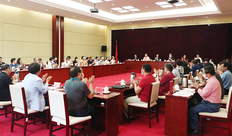 8月23日，第十二屆駿馬獎(jiǎng)評(píng)獎(jiǎng)委員會(huì)第五次全體會(huì)議在京舉行