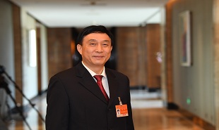 全國政協(xié)委員、江蘇省政協(xié)副主席、南京師范大學(xué)教授朱曉進(jìn)