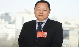 全國人大代表、民進(jìn)重慶市委會(huì)副主委、重慶出版集團(tuán)副總編輯別必亮