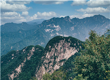 【輯一】南部山區(qū)：這是我的出生之地，也將是我的死去之地群山在背后，他古風(fēng)依舊/蒼天在上，皺紋和傷疤都被曬成了慈祥[詳細(xì)]