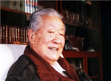 【劉白羽】	張昆華丨《馮牧與劉白羽》；	范詠戈丨《一部關(guān)于戰(zhàn)爭靈魂的詩意長篇》。