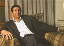 【李佩甫】	孔會俠丨《李佩甫心中有個“好的故事”》；	葉　君丨《如何講好中國城鄉(xiāng)故事——從<城的燈>到<生命冊>》。