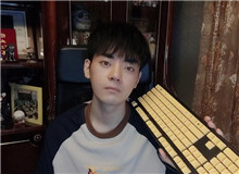 枯玄：網(wǎng)文漫改，好“梗”保熟密集的玩梗以及將現(xiàn)實(shí)生活的熱點(diǎn)時(shí)事改編成段子融合進(jìn)我的小說(shuō)中……[詳細(xì)]