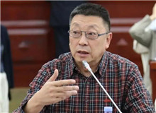 陳福民：暴風(fēng)雨中他們的微笑　　孫甘露從大處著眼從小處著墨，截取了浩瀚歷史和即將席卷南北中國(guó)的風(fēng)暴之一瞬。[詳細(xì)]