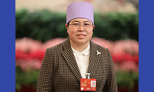 全國人大代表，寧夏回族自治區(qū)婦聯(lián)副主席，吳忠市紅寺堡鎮(zhèn)人民政府文化站站長馬慧娟