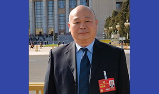 全國政協(xié)委員，中國民間文藝家協(xié)會分黨組書記、駐會副主席邱運華