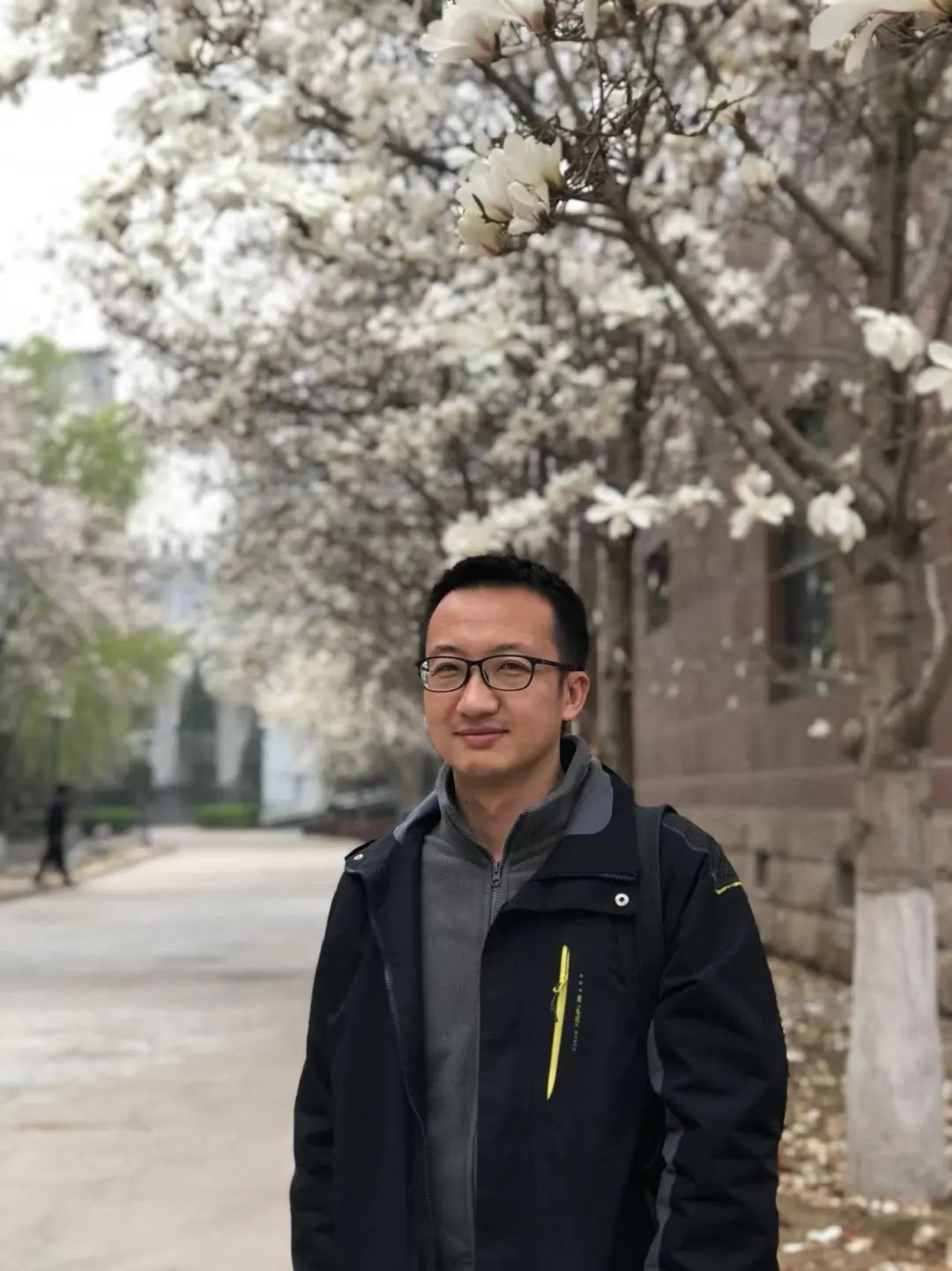 李一默，山西右玉人，寫小說，發(fā)表若干。