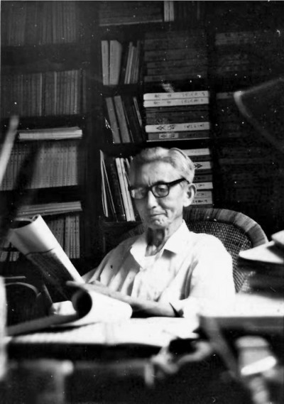 學人小傳  劉敦愿（1918—1997），湖北漢陽人。1944年畢業(yè)于國立藝術專科學校西畫科。1947年應聘于山東大學，先后在中文系、歷史系執(zhí)教。早年致力于山東地區(qū)田野考古調(diào)查，晚年專注于美術考古研究，針對史前陶器藝術、商周青銅藝術、東周與漢代繪畫藝術等問題撰寫了一系列論文。著有《劉敦愿文集》。