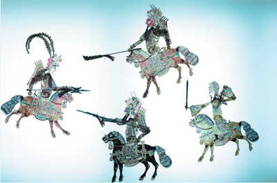 　望奎皮影劇團(tuán)藝人親手制作的皮影。