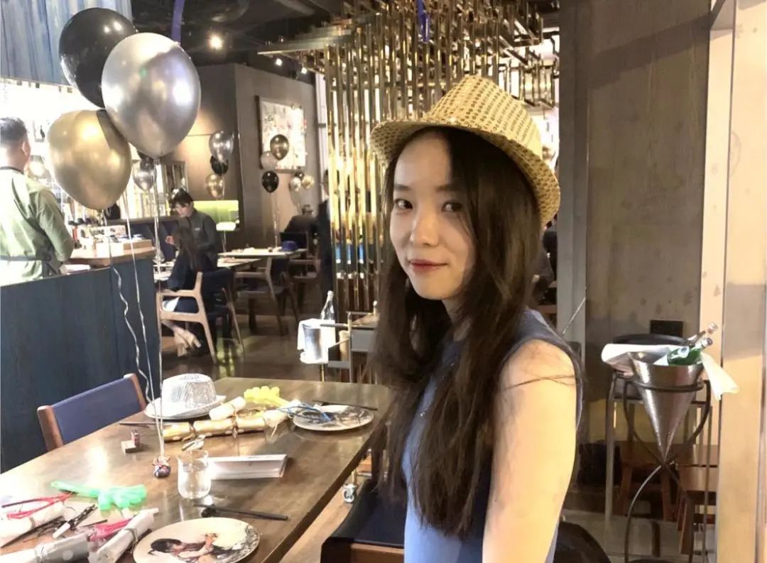 大頭馬 2020年加入中國作家協(xié)會(huì)。大頭馬在8歲左右就已經(jīng)開始寫作，在采訪中大頭馬提到自己是中國互聯(lián)網(wǎng)最早的一代網(wǎng)民，不僅在網(wǎng)上發(fā)帖寫東西，還會(huì)把生活中的經(jīng)歷寫成文章，發(fā)表在報(bào)刊上?！皩懽骱桶l(fā)表對我來說就像吃飯喝水那樣自然，沒有什么特別的轉(zhuǎn)折點(diǎn)。”