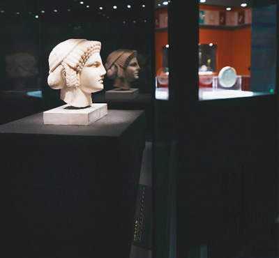 這次展覽共展出127件/套文物。  　?。ㄖ袊奈锝涣髦行墓﹫D）