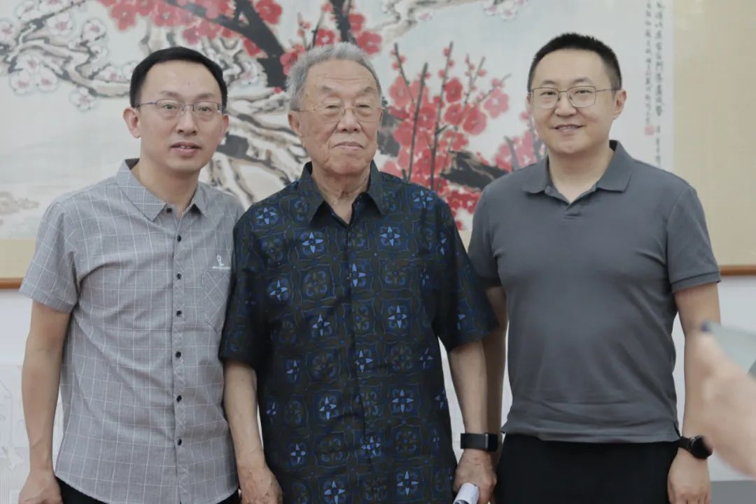 王蒙、沈杏培、李松睿2023年7月在北戴河