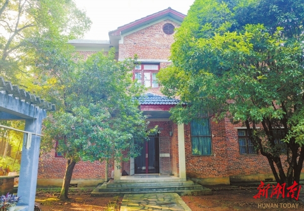 汨羅市三江鎮(zhèn)八景村，韓少功居住的“梓園”