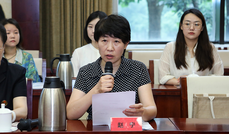 8月11日，總計(jì)票人向評(píng)委會(huì)報(bào)告選票情況