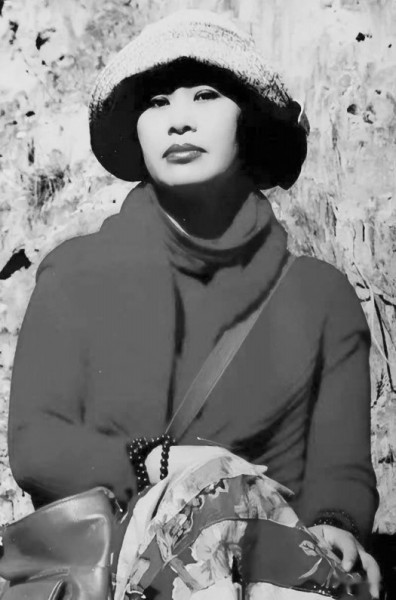  海男，寫作繪畫，生活在云南