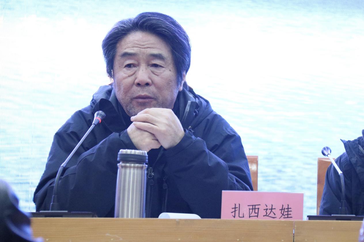 西藏自治區(qū)政協(xié)副主席、文聯(lián)主席扎西達(dá)娃在開班儀式講話