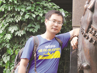 科幻作家，短篇小說《地下角斗場》《風(fēng)蜃子》入選《驚奇物語》小說集。多篇科幻小說刊載于科幻故事空間站、小科幻APP和“蝌蚪五線譜”網(wǎng)站。