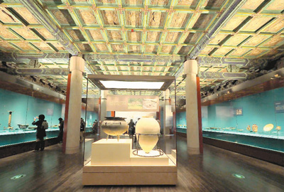 “璀璨波斯——伊朗文物精華展”現(xiàn)場。 　　杜建坡攝