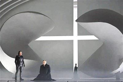 歌劇《羅密歐與朱麗葉》舞臺(tái)照。 國家大劇院供圖