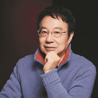 丁帆，南京大學文學院教授。曾任國務(wù)院學位委員會中文學科組第四、第五屆學科評議組成員，中國社會科學中文學科評審委員。有論著二十余部，另著有散文隨筆集十余部