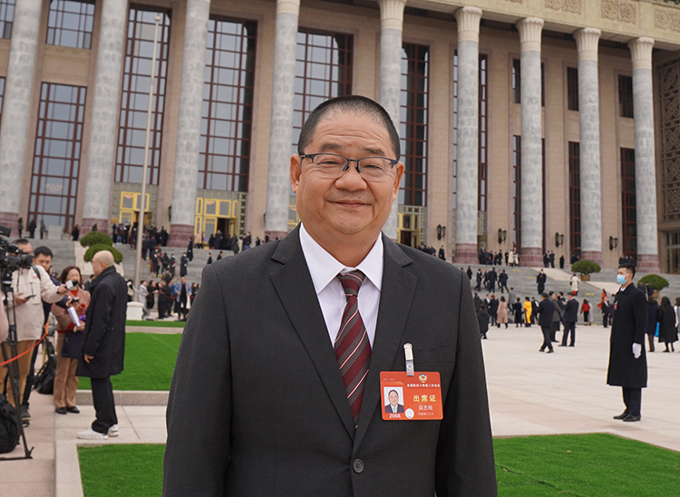 全國政協(xié)文化文史和學(xué)習(xí)委員會副主任、澳門文化界聯(lián)合總會會長吳志良委員