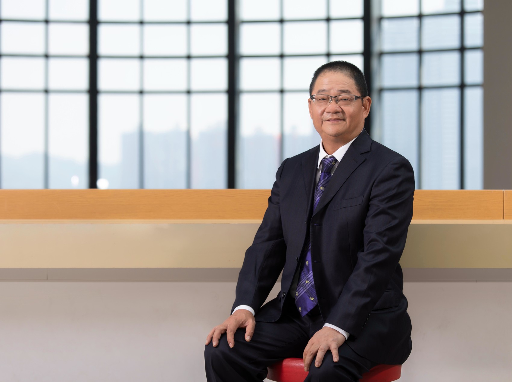 吳志良，澳門基金會行政委員會主席、澳門文化界聯(lián)合總會會長、澳門學(xué)者同盟主席、歷史文化工作委員會主席以及澳門大學(xué)客座教授。任全國政協(xié)文化文史和學(xué)習(xí)委員會副主任、全國港澳研究會顧問、中華海外聯(lián)誼會常務(wù)理事、中國作家協(xié)會全國委員會委員、中國文學(xué)藝術(shù)基金會理事、中華文學(xué)基金會理事以及北京外國語大學(xué)名譽(yù)教授。主要從事澳門歷史與政治研究，代表性著作有《澳門政治制度史》《東西交匯看澳門》及《悅讀澳門》等。