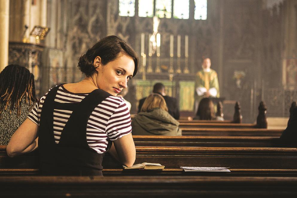 英劇《倫敦生活》以其獨特的敘事風(fēng)格和對第四堵墻的打破而著稱。在劇中，女主角經(jīng)常直接對鏡頭（即觀眾）發(fā)表評論，這種手法打破了傳統(tǒng)戲劇和電視劇中演員與觀眾之間的隱形界限，創(chuàng)造了一種親密且直接的交流方式。而“第四堵墻”即狄德羅首創(chuàng)的概念。