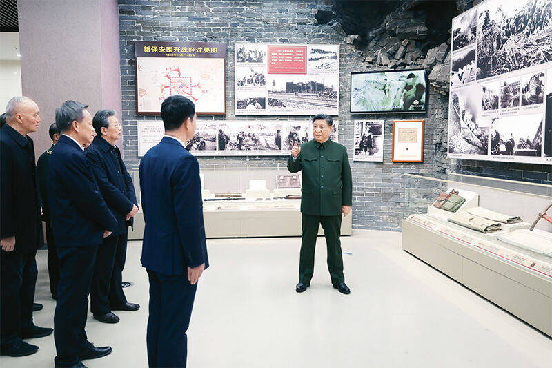 2024年2月1日至2日，中共中央總書記、國家主席、中央軍委主席習近平來到天津，看望慰問基層干部群眾。這是2日上午，習近平在平津戰(zhàn)役紀念館考察。 新華社記者 鞠鵬/攝